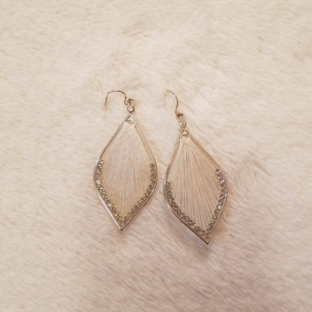 Dainty string earings
